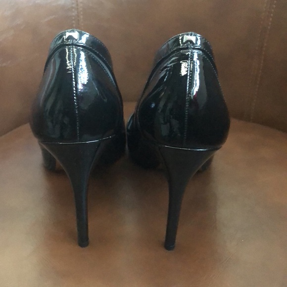 TED BAKER LONDON Clancyl Patent Mesh Pump - Picture 7 of 9